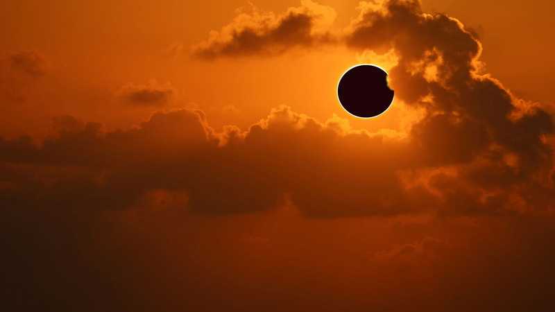 eclipse 1740404201195 Easy Resize.com