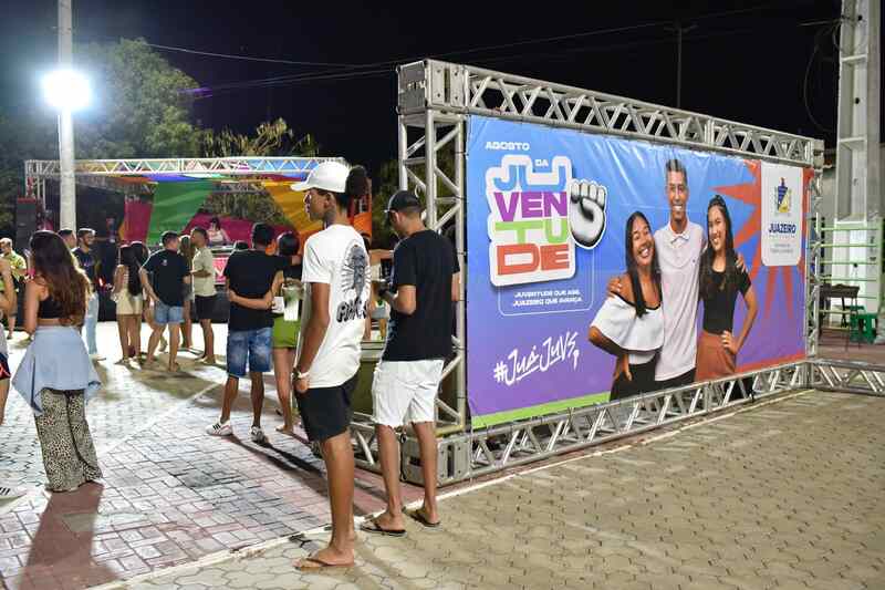 Agosto da Juventude Easy Resize.com