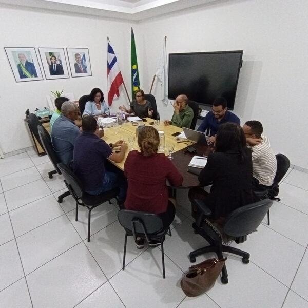 Reuniao com a APLB e o Sinserp para tratativa dos direitos e deveres dos profissionais da Educacao na garantia do cumprimento dos 200 dias letivos 2 Easy Resize.com
