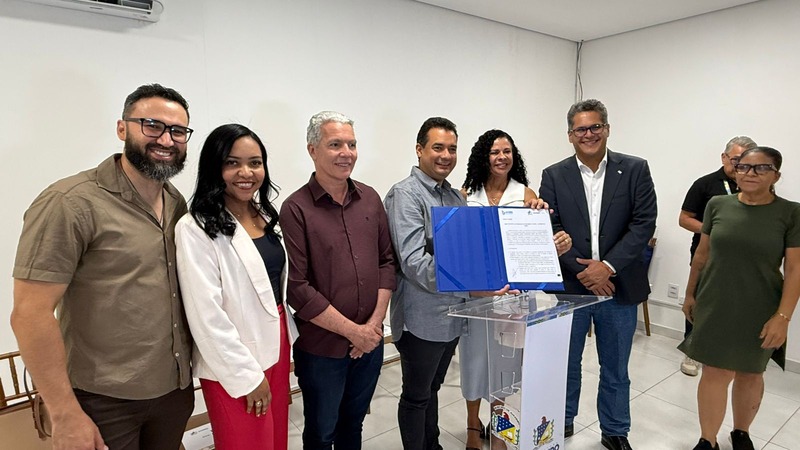 Juazeiro Pelo Mundo 2026 Prefeitura lanca nova edicao do programa e entrega certificados aos intercambistas de 2025 2 Easy Resize.com