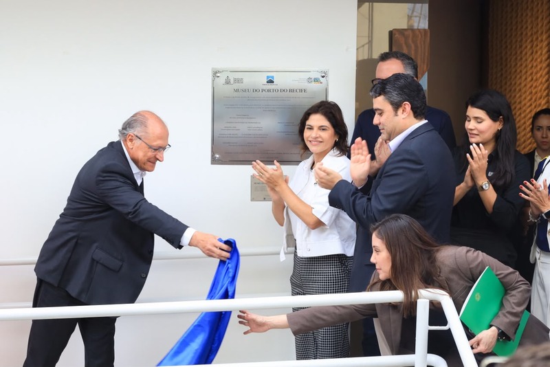 Foto Mariana Carvalho priscila e alckmin 3 Easy Resize.com