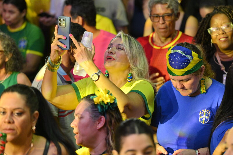 Juazeiro: Avenida Flaviano Guimarães reúne público para celebrar o São João e a estreia do Brasil na Copa do Mundo 2 GPS 7437 Easy Resize.com