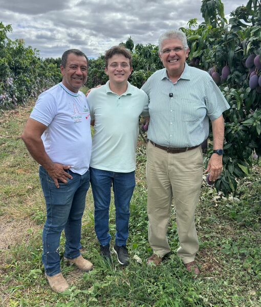 Elismar Gonçalves cumpre agenda nas áreas irrigadas de Petrolina ao lado de Guilherme Coelho e Ronaldo Silva 2 WhatsApp Image 2026 07 19 at 07.26.01 Easy Resize.com